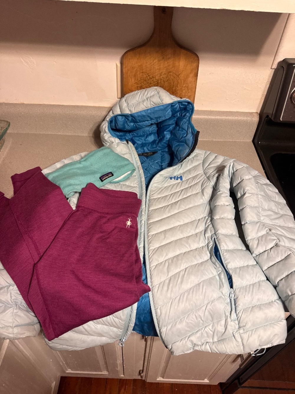 Womens winter bundle, helly Hansen jacket size medium 700 fill smartwool merino